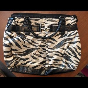 Bueno Zebra striped purse